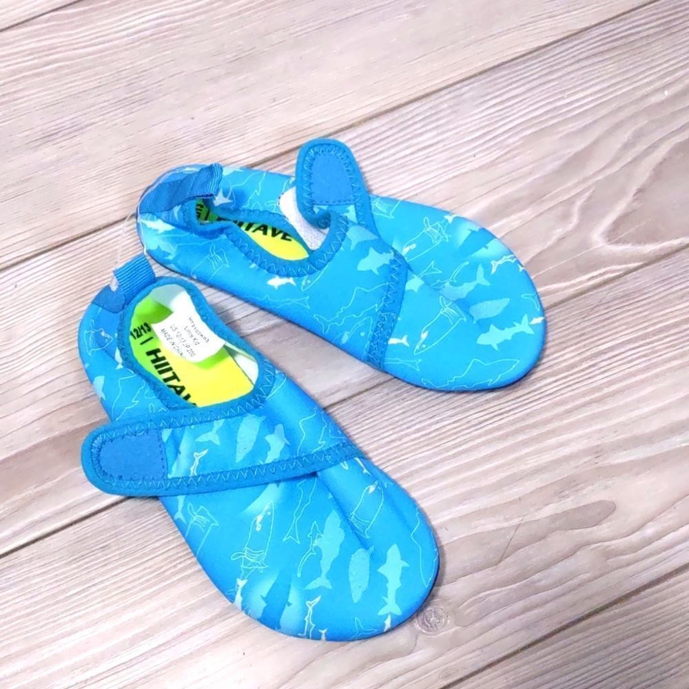 (54-1889) HIITAVE Water Shoes Sz 12/13